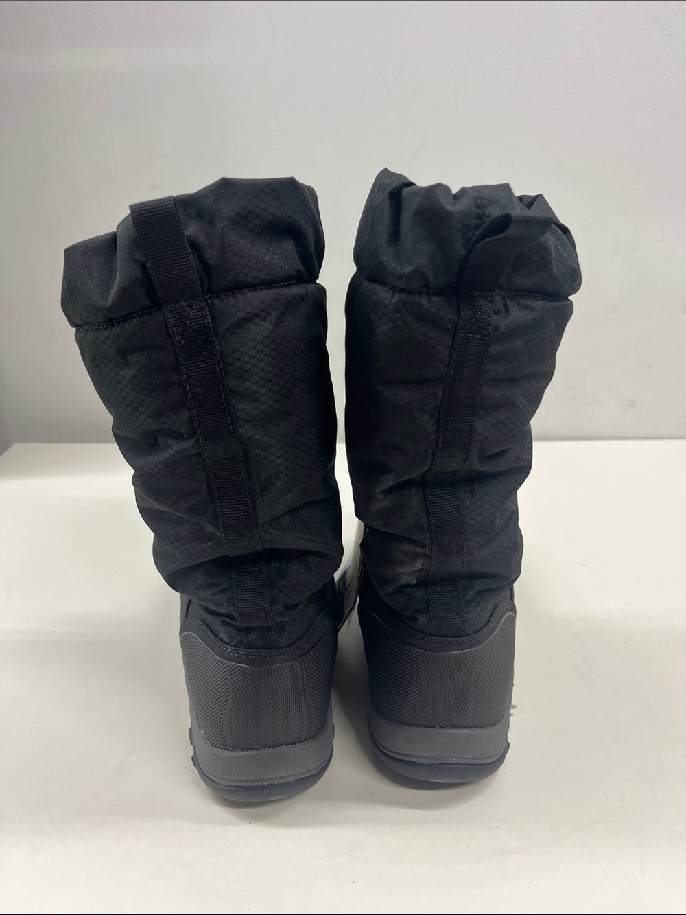New Baffin Womens Light Snow Boots in Black Size 7 - Picture 4 of 6